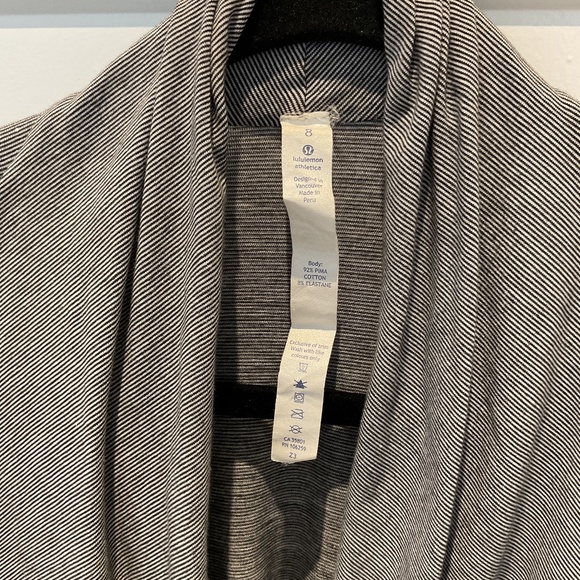 Lululemon ladies top - Picture 2 of 3